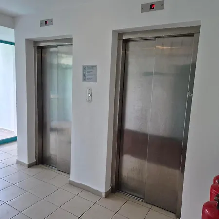 Direkt Am 2 Mit Panorama Meerblick Апартаменты Варна